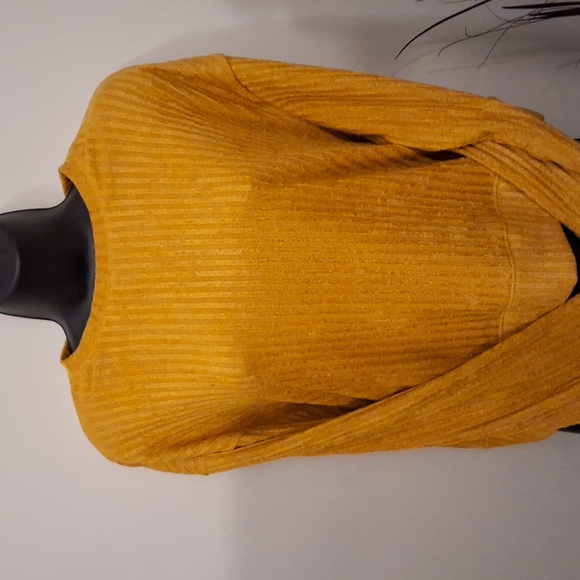 Band of the Free BOG Collective size medium sweater - Picture 2 of 8